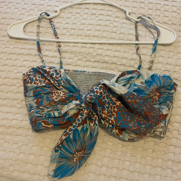 AMUR Alva Floral Tie Crop Top Size small - Picture 3 of 6